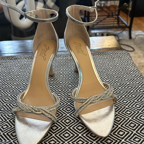 Brand new. Jewel Badgley Mischka stilleto heels. - Picture 3 of 5